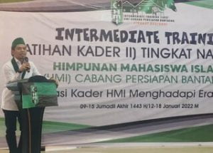 Bendehara Umum Pengurus Besar Himpunan Mahasiswa Islam (PB HMI) Abdul Robby Syahrir resmi Menutup Forum Intermediate Training (LK 2) HMI Cabang Persiapan Bantaeng di Baruga Karaeng Latippa, Pantai Marina pada Selasa (18/01/2022) Sore