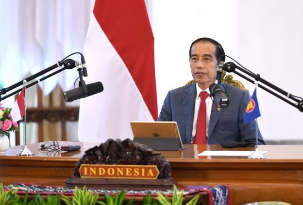 Presiden Joko Widodo (Jokowi) mengatakan, krisis besar lain selain pandemi Covid-19 yang akan melanda bangsa Indoensia adalah krisis lingkungan.