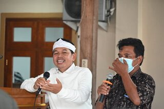 Kunjungan Kerja Spesifik Komisi IV DPR RI yang dipimpin oleh Wakil Ketua Komisi IV DPR RI Dedi Mulyadi melakukan kunjungan ke Desa Jambanan, Kecamatan Sidoharjo, Kabupaten Sragen, Provinsi Jawa Tengah dalam rangka meninjau secara langsung lahan sawah milik petani yang menggunakan arus listrik untuk mengatasi hama tikus, Sabtu, 5/2/2022.