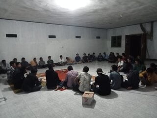 HMI Cabang Bima melakukan Rapat Darurat bersama seluruh unsur struktur komisariat dan badan-badan khusus lingkup HMI Cabang Bima di Sekretariat HMI Cabang Bima pada (10/3/2022)  Malam. 