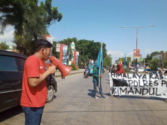 Asrullah (jendral lapangan) massa aksi HIMLAYA (Foto ist)