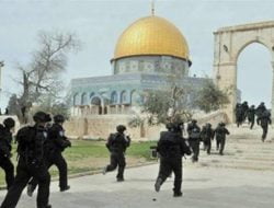 Serangan Tentara Israil terhadap rakyat palestina di masjid al aqsa (15/4/2022)