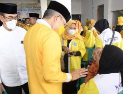 Taufan Pawe Dalam kegiatan Halal Bihalal yang dilaksanakaan di Desa Panaikang, Kabupaten Takalar, pada Jumat (6/5/ 2022)