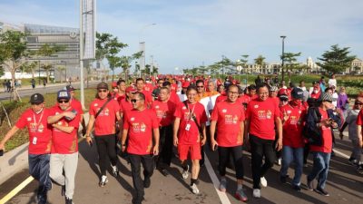 Wali Kota Makassar dan Aksa Mahmud jalan santai Bersama Saudagar Bugis
