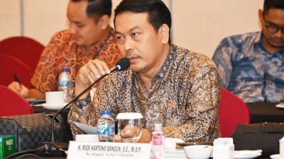 Anggota Komisi VI DPR RI Rudi Hartono Bangun saat mengikuti pertemuan Tim Kunjungan Kerja Reses Komisi VI DPR RI.