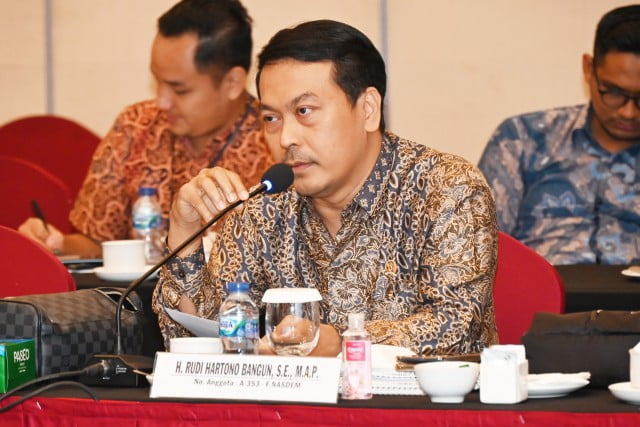 Anggota Komisi VI DPR RI Rudi Hartono Bangun saat mengikuti pertemuan Tim Kunjungan Kerja Reses Komisi VI DPR RI.