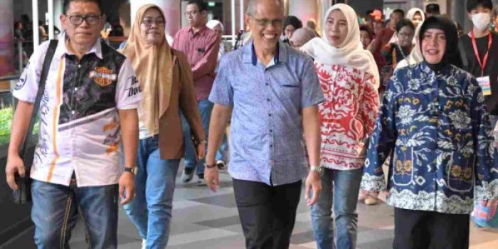 Indira Yusuf Ismail 32 Kepsek Disambut Menteri Singapura Masagos Zulkifli 1 e1686238930516