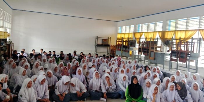 Syamsinar Kobarkan Semangat Pelajar SMAN 3 Pangkep: Jangan Biarkan Narkoba Curi Masa Depanmu 1 IMG 20251028 WA0060