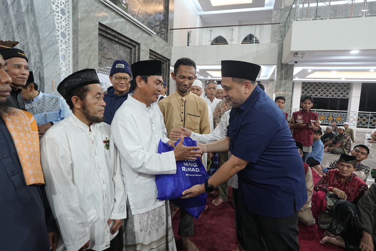 Safari Ramadan di Tamalanrea, Munafri Serahkan Paket Pangan Ramadan Untuk Dhuafa 2 IMG 20260228 WA0001