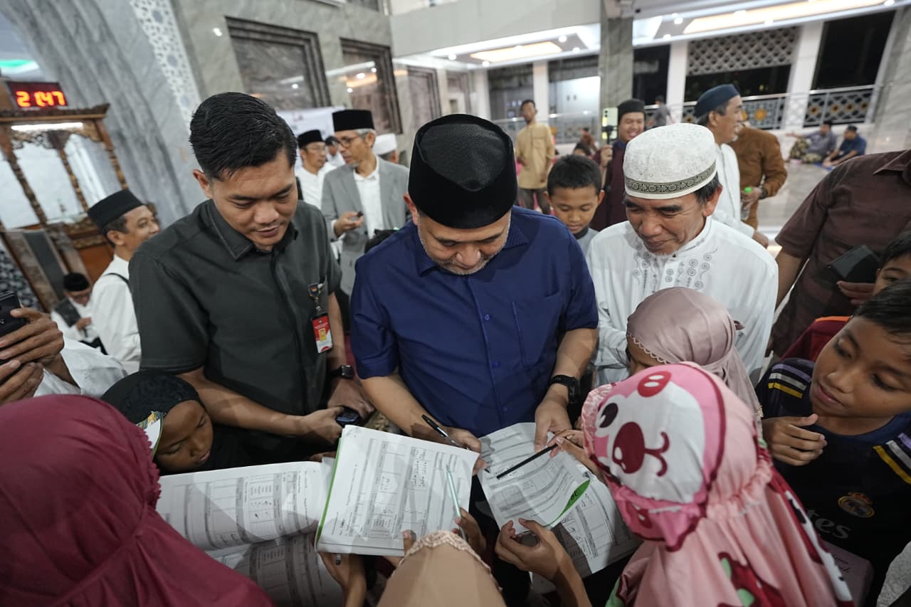 Safari Ramadan di Tamalanrea, Munafri Serahkan Paket Pangan Ramadan Untuk Dhuafa 3 IMG 20260228 WA0003